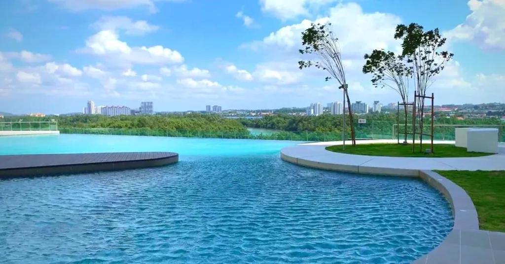 Homenest Jb City Poolview Suite By Cozy Home Джохор Бахру Екстериор снимка