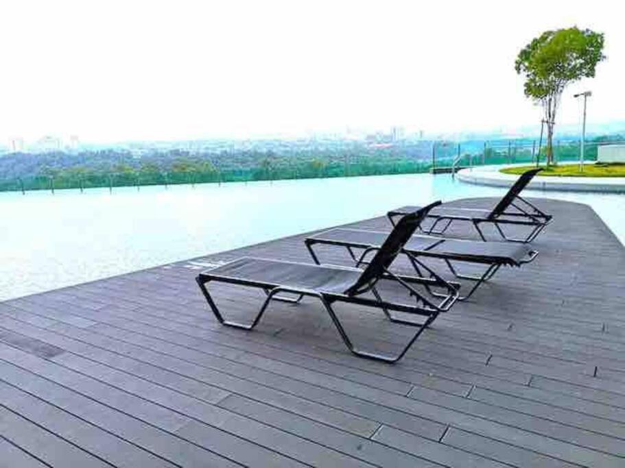 Homenest Jb City Poolview Suite By Cozy Home Джохор Бахру Екстериор снимка