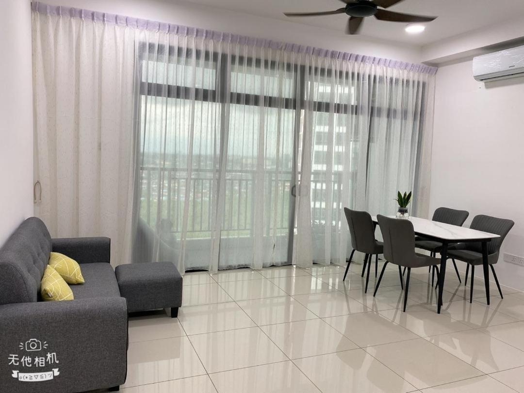 Homenest Jb City Poolview Suite By Cozy Home Джохор Бахру Екстериор снимка