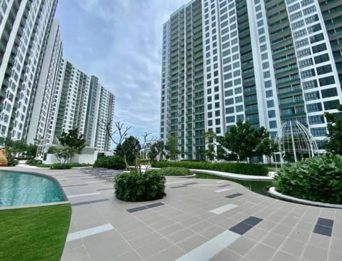Homenest Jb City Poolview Suite By Cozy Home Джохор Бахру Екстериор снимка