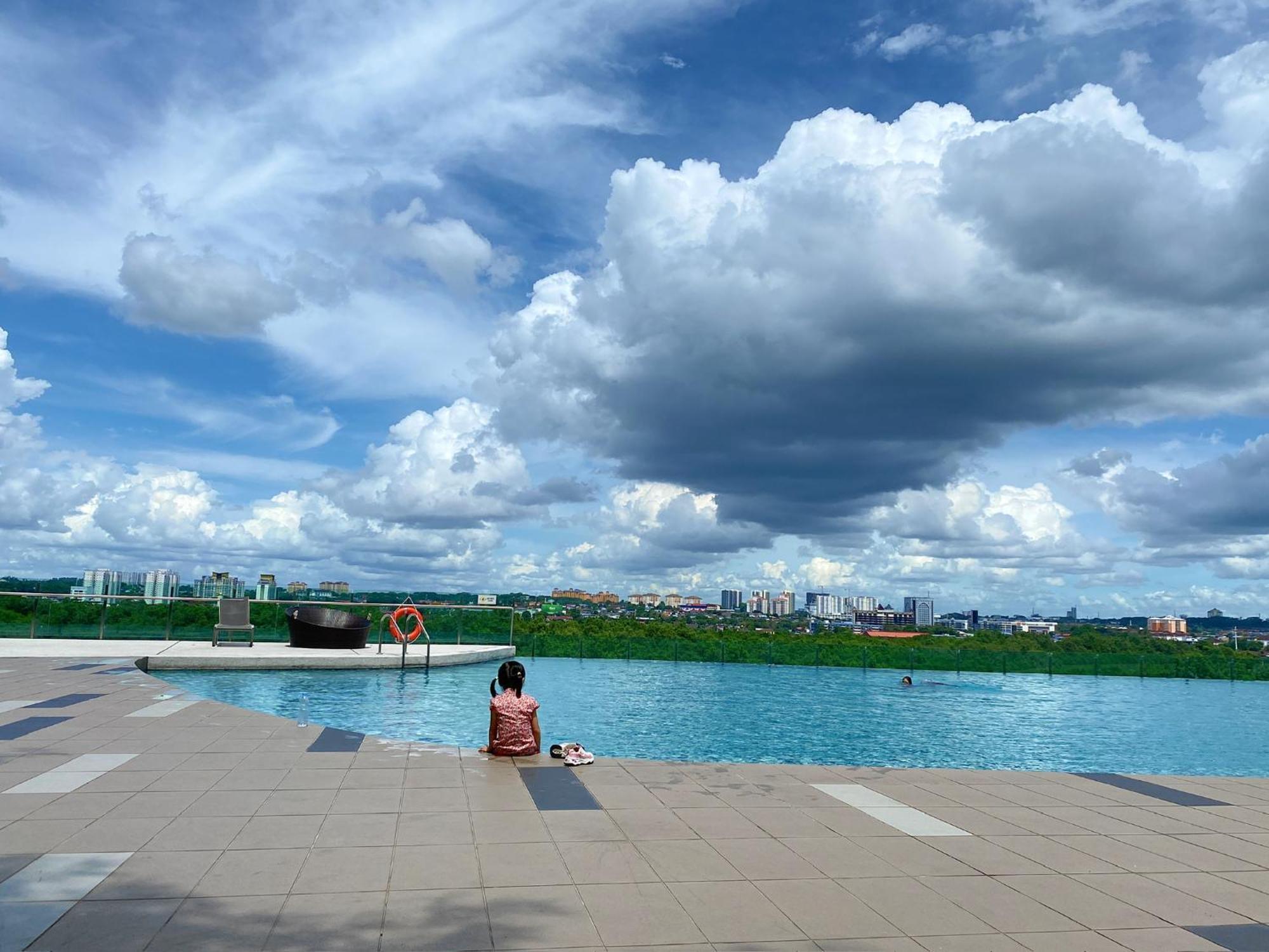 Homenest Jb City Poolview Suite By Cozy Home Джохор Бахру Екстериор снимка