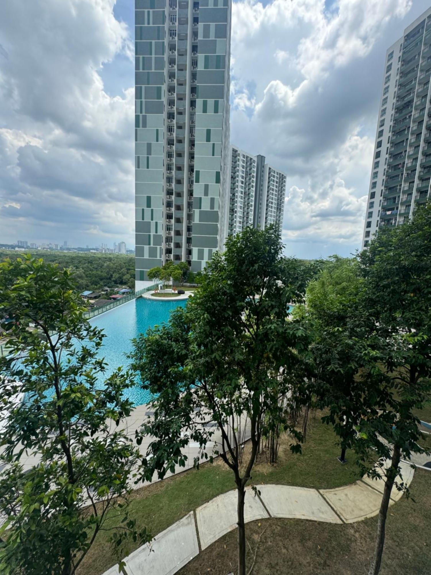 Homenest Jb City Poolview Suite By Cozy Home Джохор Бахру Екстериор снимка